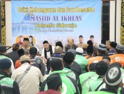 Polisi dan Ojol di Sidoarjo Doa Bersama untuk Pemilu 2024 Damai