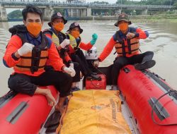 Solikin Korban Tenggelam Sungai Bengawan Solo di Evakuasi BPBD Bojonegoro dan Tim SAR Gabungan