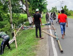 Masa Tenang Pemilu 2024, Babinsa Koramil Dander Bojonegoro Dampingi Giat Penertiban APK