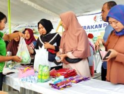 Bantu Ringankan Beban Ekonomi Masyarakat,  DKPP dan Bulog Bojonegoro Gelar Operasi Pasar Murah