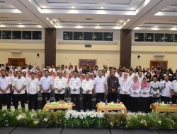 Dorong Pemerataan Tranformasi Pendidikan, Bupati Lamongan Resmikan 2.700 Guru Pengimbasan