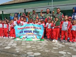 Edukasi Tupoksi TNI, Babinsa Koramil Ngraho Bojonegoro Terima Kunjungan Siswa KB Nurul Ulum