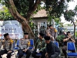 Kapolda Jatim Takziah di Rumah Duka Anggota PPS Sidoarjo yang Meninggal Saat Bertugas