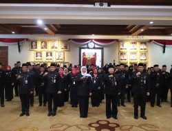 Gubernur Jawa Timur Lantik 63 Kepala SMA, SMK dan SLB