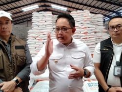 Harga Beras Melonjak, Pj. Gubernur Jawa Timur Tinjau Bulog Surabaya Utara