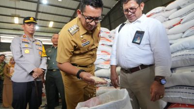 Stabilkan Harga Beras, Mas Pj Ali Kuncoro Instruksikan ASN Beli Beras Premium Bulog