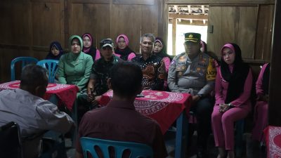 Polres Wonogiri Besuk Anggota KPPS yang Sakit dan Takziah Anggota KPPS yang Meninggal Pasca Pemilu 2024