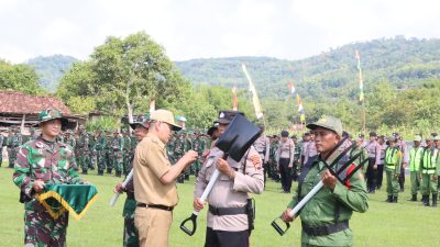 Sinergitas TNI Polri, Polres Wonogiri Hadiri Pembukaan TMMD di Kecamatan Nguntoronadi