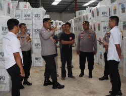 Rekapitulasi Suara Tingkat Kabupaten Berjalan, Kapolres Wonogiri Cek Gudang Logistik KPU