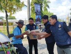 Jum’at Berkah, Satreskrim Polres Bojonegoro Bagikan Nasi Kepada Masyarakat