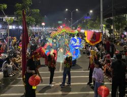 Warga Bojonegoro Rayakan Imlek dan Cap GO Meh Padati Jl MH Thamrin, Ikut Rayakan Imlek dan Cap Go Meh