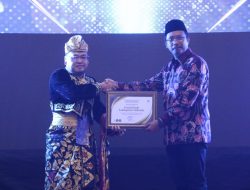 Bupati Sidoarjo Terima Penghargaan Pelaksanaan Operasi Pemberantasan BKC Ilegal Terbaik 2023