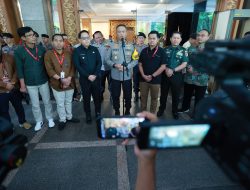 Kapolda Pastikan Proses Rekapitulasi Pemilu di KPU Jatim Berjalan Aman dan Lancar