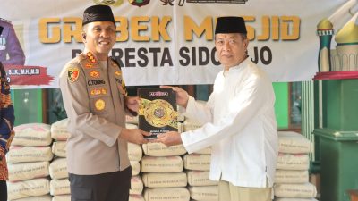 Ramadhan Berbagi, Polresta Sidoarjo Bantu Renovasi Mushola
