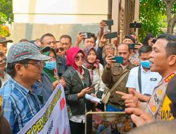 Kapolresta Sidoarjo Temui Pendemo Tuntut Kejelasan Akses Sirekap