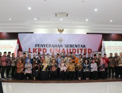 Bersama 38 Kepala Daerah se Jatim, Bupati Ikfina Serahkan LKPD Unaudited Pemkab Mojokerto Tahun 2023 ke BPK Jatim