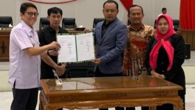 Pj Bupati Bojonegoro Paparkan LKPJ Tahun 2023 Dalam Rapat Paripurna DPRD