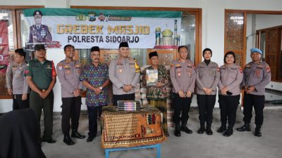Polresta Sidoarjo Berbagi Jumat Curhat di Desa Kandangan