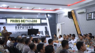 Upaya Peningkatan Pelayanan Masyarakat, Polres Bojonegoro Gelar Pelatihan Etika Komunikasi untuk Petugas Yanlik