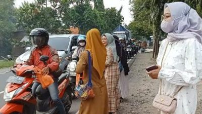 Berbagi Berkah di Bulan Ramadhan, UPT Puskesmas Pesanggrahan Kutorejo Bagi -Bagi Takjil