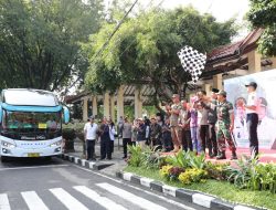 Bupati Sidoarjo Berangkatkan 28 Armada Bus Peserta Mudik Gratis