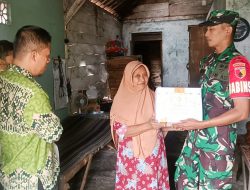 Menjelang Idul Fitri 1445 H, Babinsa Pekuwon Sumberrejo Bojonegoro Berbagi Bingkisan