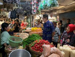Pastikan Stok Kebutuhan Pokok Aman Jelang Lebaran, Pj Bupati Bojonegoro dan Forkopimda Sidak Pasar