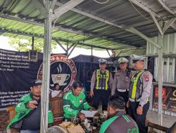 Sampaikan Pesan Kamseltibcarlantas, Unit Kamsel Satlantas Polres Bojonegoro Ngopi Bareng Ojol