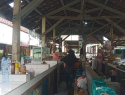 Pedagang Pasar Patrang Mengeluhkan Kondisi Bangunan yang Lapuk