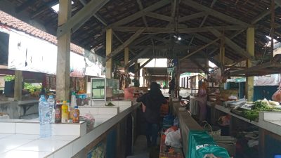 Pedagang Pasar Patrang Mengeluhkan Kondisi Bangunan yang Lapuk