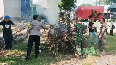 Dukung Pencanangan BBGRM XXI, Babinsa Koramil Dander Bojonegoro Karya Bakti bersama Masyarakat