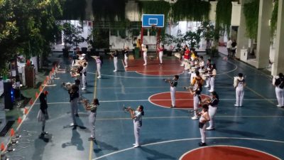 Semangat tak Tergoyahkan, Tim Drumband SMPN 1 Surabaya Gita Rama dan Shinta Gelar Pematangan Latihan Guna Mengulang Prestasi