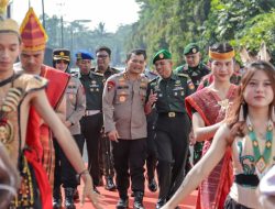 Kapolda Jateng Irjen Pol Ahmad Luthfi Mendapat Puisi Saat Hadiri Silaturahmi Kamtibmas di Salatiga