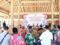 Kapolres Bojonegoro Datangi Balai Desa Sonorejo, Ada Apa ?