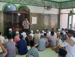 Kapolsek Prambon Safari Jumat di Desa Watu Tulis