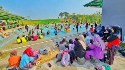 Kenalkan ke Masyarakat Terapi Senam Ling Tien Kung dan Wahana Wisata Kolam Renang Desa Sukosari