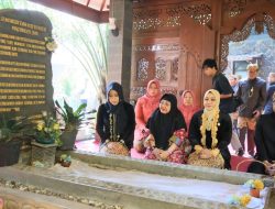 Kenang Jasa dan Dedikasi Para Pemimpin Kabupaten Mojokerto, Bupati Ikfina bersama Forkopimda Ziarah Makam Para Bupati