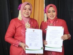 Bupati Ikfina dan Ketua DPRD Kabupaten Mojokerto Ning Ayni Kembali Menerima WTP