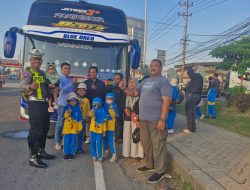 Peduli Keselamatan, Polisi Datangi Rombongan Bus Wisata TK Sawotratap