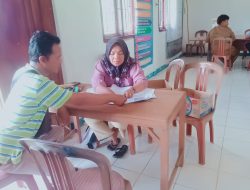 Pemdes Sumber Arum Salurkan Beras Bantuan Kepada 362 KPM