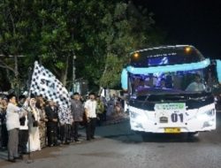 Pj Bupati Adriyanto Berangkatkan 4 Kloter CJH Bojonegoro dari Pendopo Malowopati