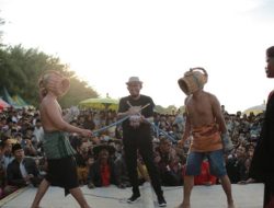 Bupati Sumenep Dukung Lestarikan Tradisi Ojung di Batu Putih