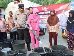HUT Bhayangkara ke-78, Polres Wonogiri Baksos Air Bersih