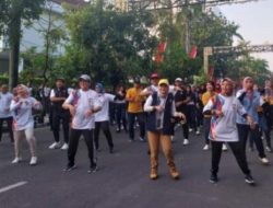 Kampanye Gerakan Anti Korupsi, Warga Bojonegoro Ikuti Senam Hajar Serangan Fajar Bersama KPK