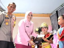 Kapolres dan Ketua Bhayangkari Hadiri Pentas Seni TK Kemala Bhayangkari Lumajang