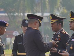 Kapolresta Sidoarjo Dapatkan Pin Emas Kapolri di Hari Lahir Pancasila