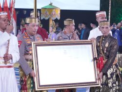 Kapolri Dianugerahi Gelar Adat-Pusaka dari Dewan Adat dan Kerajaan di Sulawesi Selatan