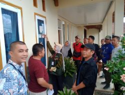 Pastikan Para Tokoh Masyarakat Tercoklit, Sekretaris KPU Bersama PPK dan Panwascam Monitoring di Kelurahan Tanjung Aman