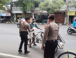 Patroli Kamtibmas Sambil Asah Peduli kepada Sesama