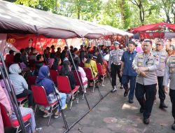 Polda Jateng Gelar Baksos, Serahkan Ribuan Bantuan Pada Masyarakat Semarang dan Banjarnegara